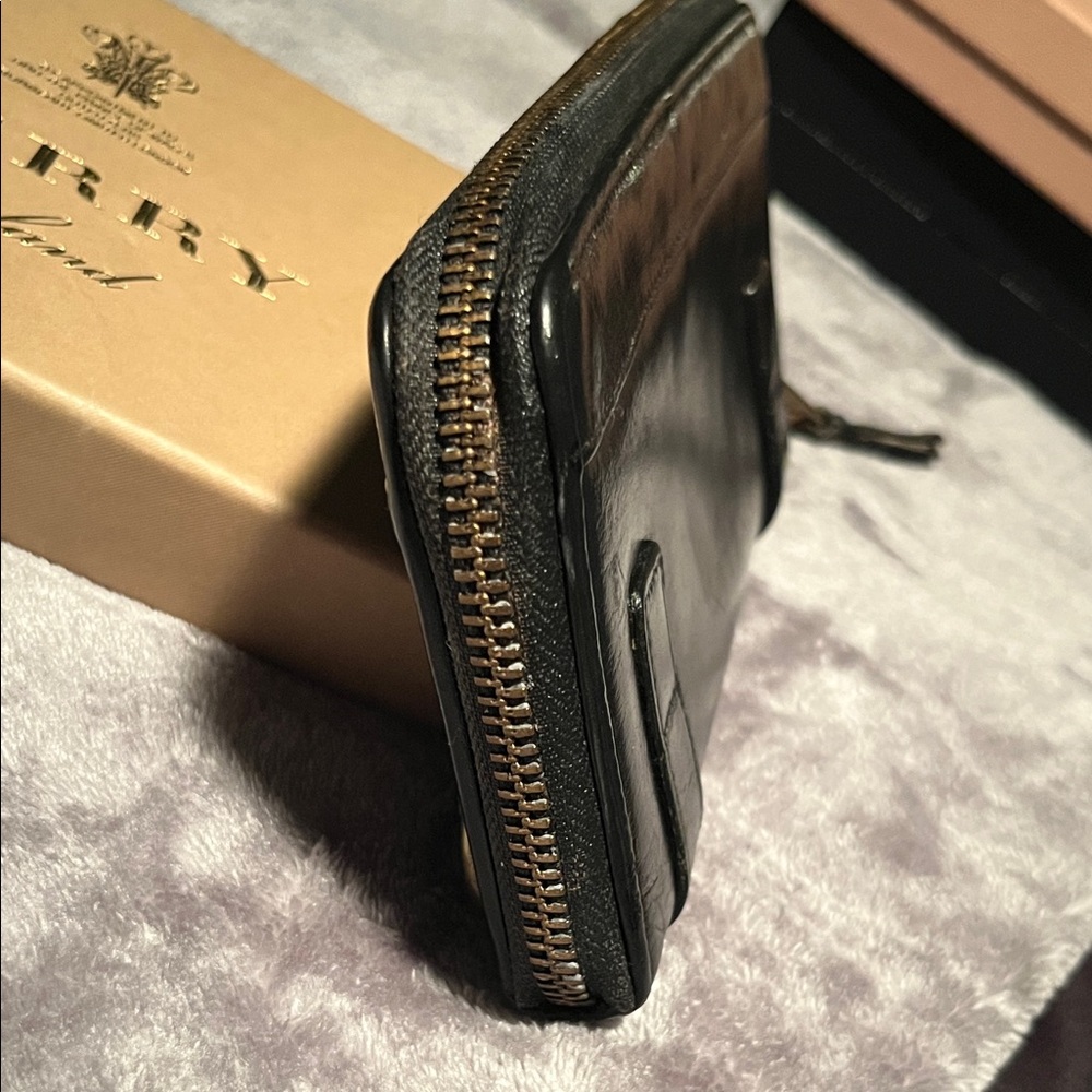 Vintage Burberry Blue Label, Black Leather Zip-Around Long Wallet - Picture 8 of 16
